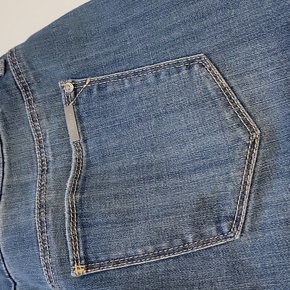 Chico's Blue Embroidered Cropped Jeans Sz 2.5 - Picture 12 of 16